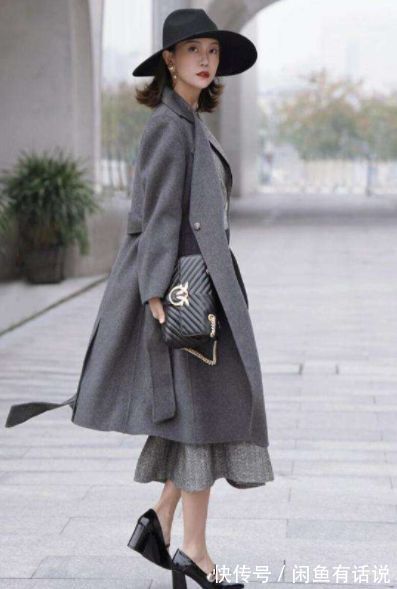 灰色调|中年女人别穿得花花绿绿,试试高级“气质灰”穿搭,优雅到骨子里