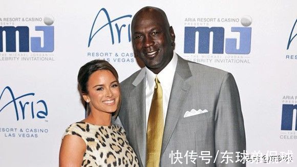 伊薇|擁有C羅，喬治娜仍創(chuàng)業(yè)撈金，為何伊薇愿意為喬丹放棄超模事業(yè)？