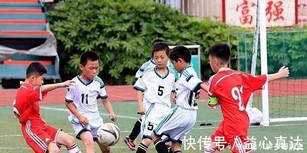 男孩多少岁才会停止长高?小于这个年纪,个头还能往上窜一窜