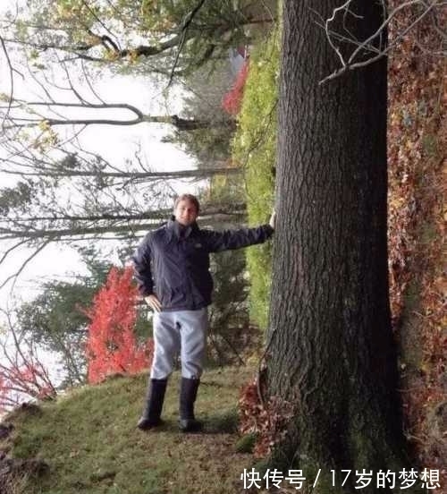 |搞笑奇葩图片：妹子，你这眼罩有些奇怪哦，是来地铁上搞笑的吧