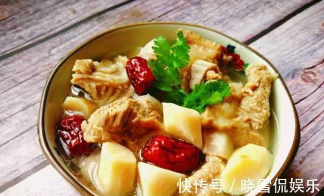 秋季气候干燥,教你炖一锅美味滋补的排骨汤,三碗鱼汤也不换