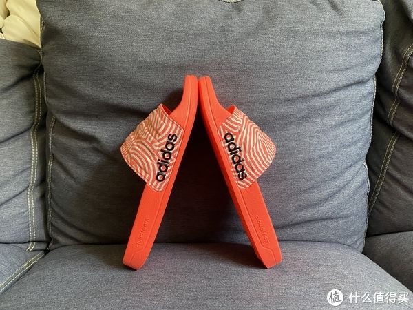 脚感 99元买一双adidas ADILETTE SHOWER拖鞋挺划算