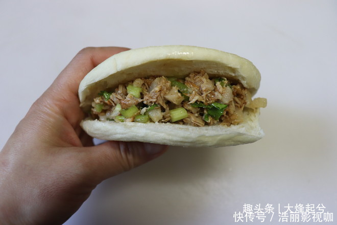 咬一口|教你肉夹馍在家轻松做,外酥里嫩,馍香肉嫩,咬一口满嘴留香