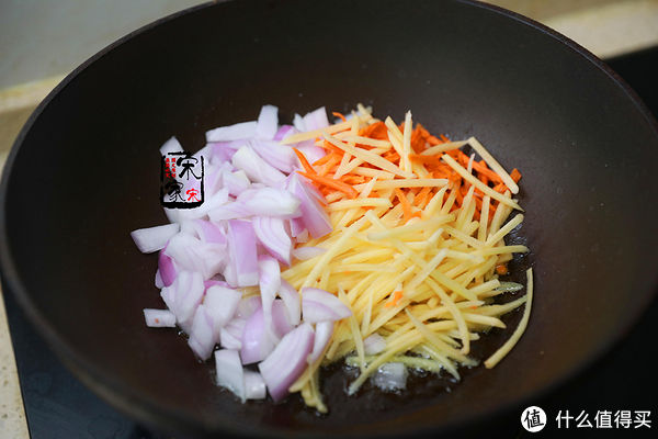 羊肉汤|暑假带娃，简单的2菜1汤，3锅齐上，还花将近1小时，妈妈不容易