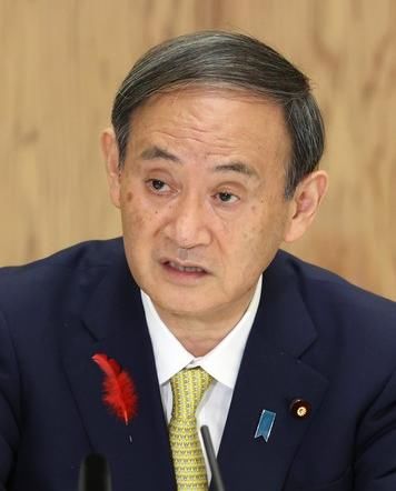 日本首相年末逛书店 挑了10分钟买了这本书