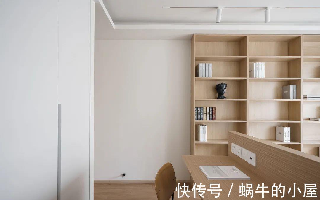书桌|小户型大逆袭！50㎡奇葩手枪户型，设计师改造后秒变豪宅，简直了