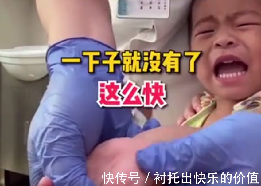 医生|4岁萌娃手上长“蘑菇”,就医检查后,医生像变戏法,一按就没了