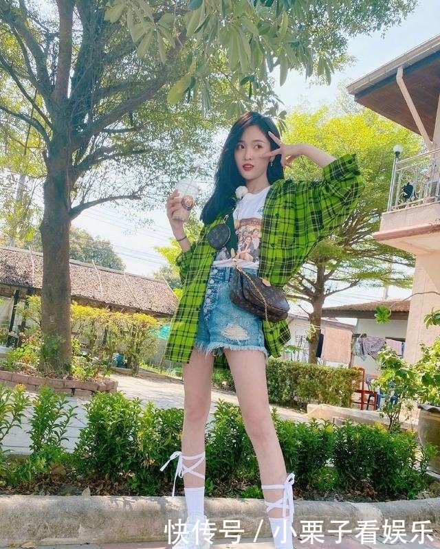 最容易显黑的4种颜色,黄皮女孩千万别穿,显老又廉价,让人笑话