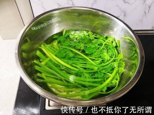 表皮|饺子莫要煮着吃,换个方法表皮透明吃着更筋道,保证不破皮更好吃