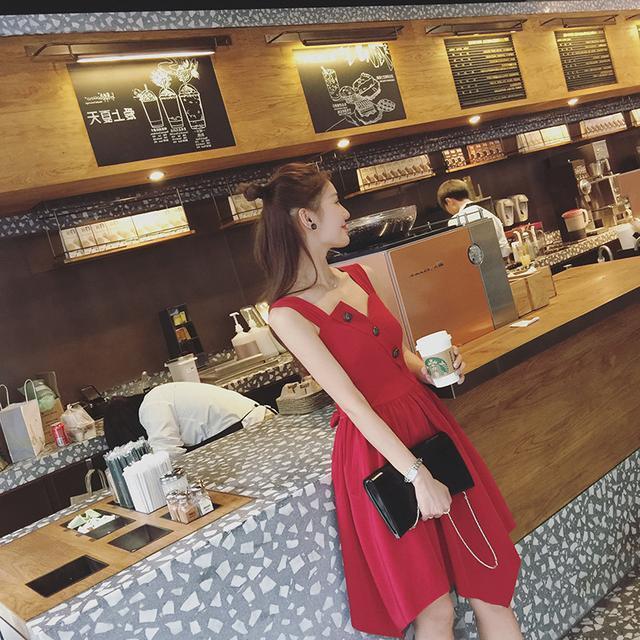 裙子|一袭红色连衣裙,女神般气质你值得拥有