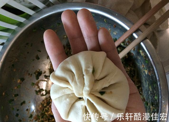 全家|吃上就忘不掉的韭菜馅饼,一包一烙,轻轻松松就做好,全家都爱吃