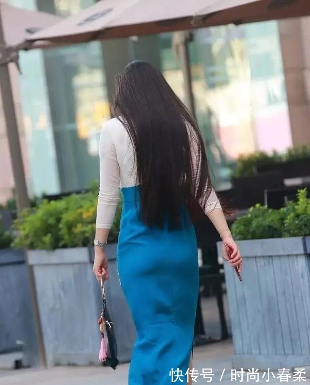 穿搭|辣妈就是会穿,拼色修身长裙,穿出复古时尚风,优雅又知性