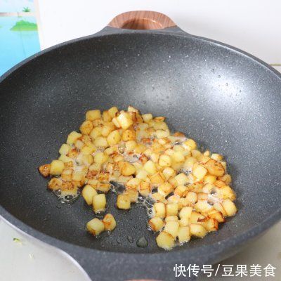超好吃美味的孜然牛肉土豆粒