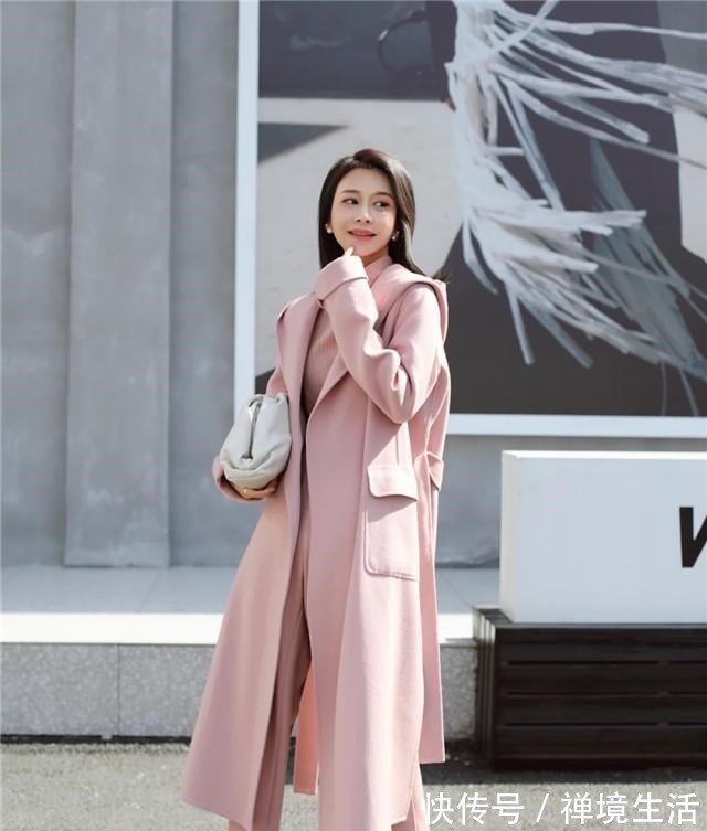 暖皮 不管什么衣服，尽量多挑这些“显白高级”色！比黑白灰更时髦百搭！