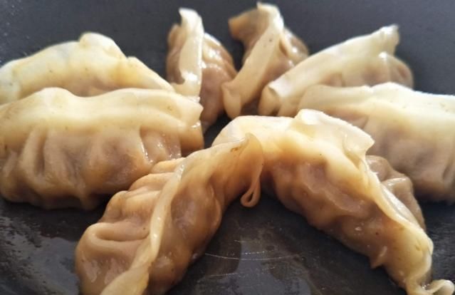 放油|做炸饺子时,你先放油还是水大多数人点错了,难怪饺子味道不好