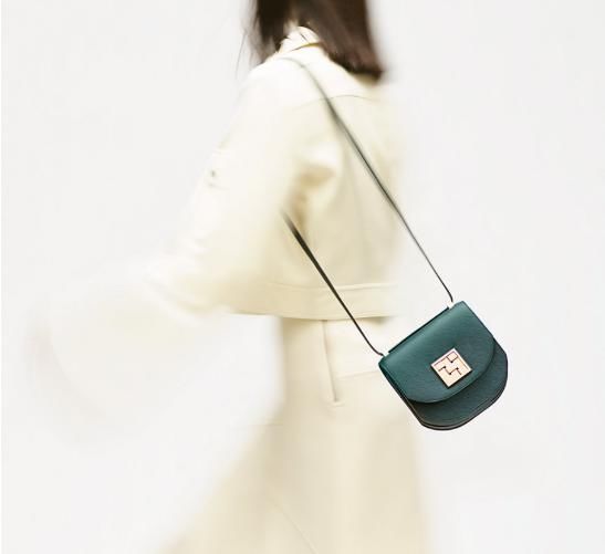 大牌包包锁扣奥秘多~你最爱哪个？