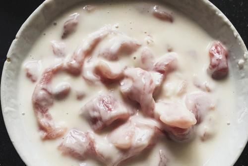 生粉和淀粉的区别和用途,以后别再用错了,不然做出来的菜不好吃