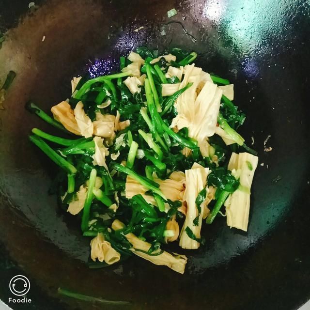 韭菜别再炒鸡蛋了,和“它”搭配,孩子常吃补营养,还护肤明目