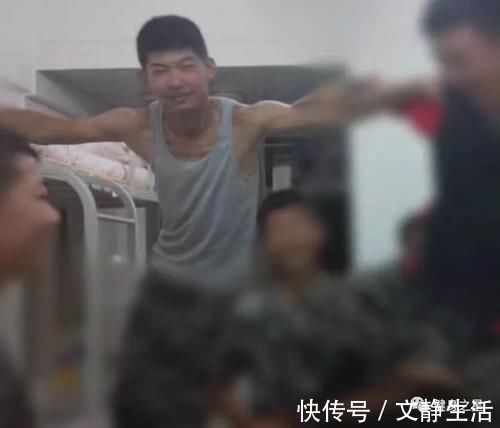 学生时代|22岁“小鲜肉”脱衣秀身材，白巧克力腹肌有点可！