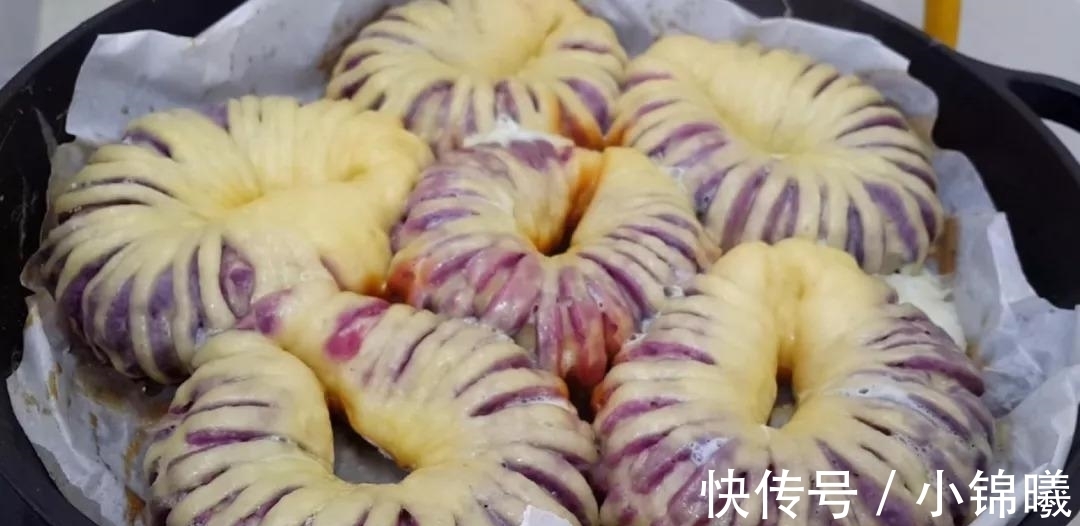 面团|1斤面粉, 4个紫薯, 不用一滴水, 平底锅做的小面包, 边吃边流口水