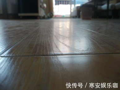 老师傅|地板泡水怎么办?学会老师傅的处理办法,及时挽救家里地板