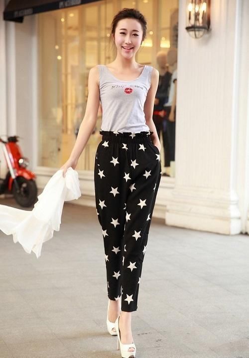 简洁舒适的裤装气质感十足，让你拥有最棒的街头时尚风