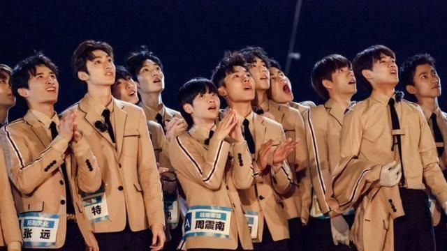 后援会|倒奶打投的背后,粉丝们的钱最终进了谁的腰包?