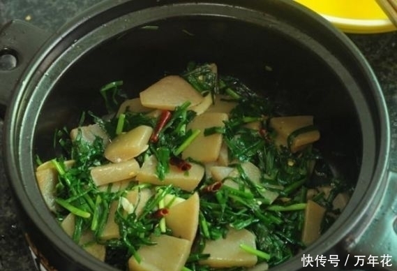  通畅|韭菜和此物是绝配，每天炒一盘，排出身体毒素，肠道通畅了