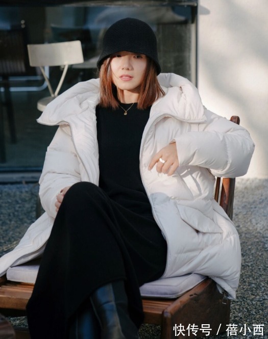 短靴|别被“羽绒服”骗了,这样穿搭不仅显瘦还时髦,比大衣还高级!