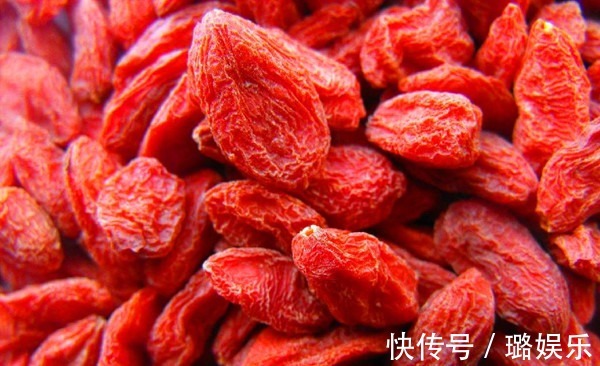 枸杞|枸杞白天吃和晚上吃哪个好吃对“赛人参”,吃错“易生病”