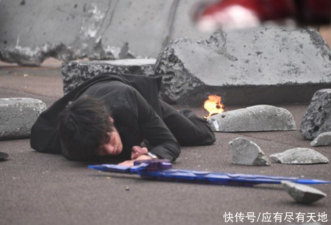 不死鸟|假面骑士圣刃：飞羽真临近结局惨败，剑士十刃敌不过老乌的恶骑
