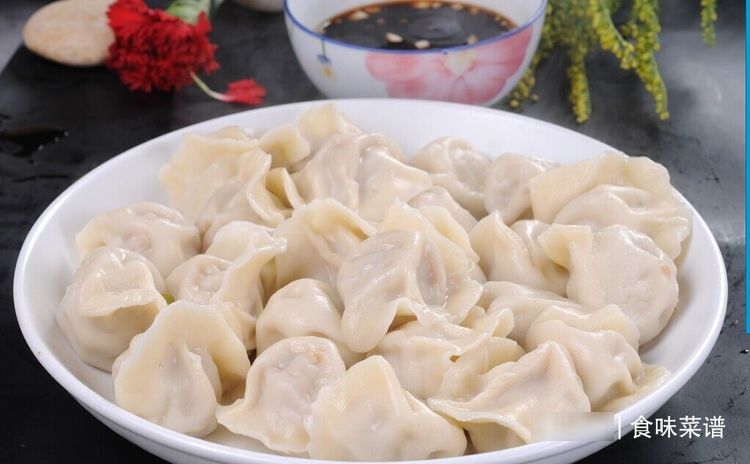 吃白菜的季节到了，教你秘制白菜饺子馅，鲜嫩多汁，一次3盘不够