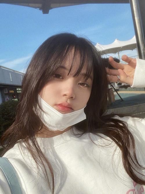 时尚女孩|小白鞋已经OUT,欧阳娜娜带火了“动漫少女鞋”,00后的最爱