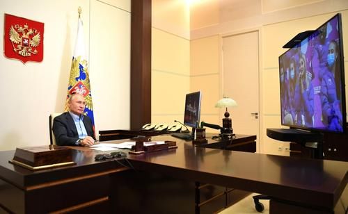 俄国|女中学生歌唱美丽俄国,普京情不自禁:我想拥抱并亲吻您