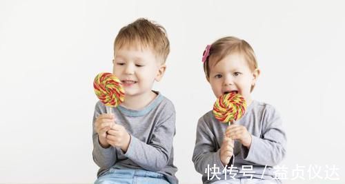 奶奶|7岁男孩长了“双排牙”,需要一颗一颗拔掉,奶奶自责不已