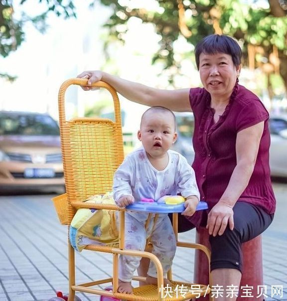 老人们|双胞胎女儿一个自己城里带,一个乡下奶奶带,4年后母亲悔不当初