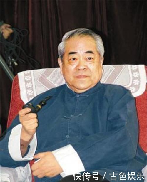 须遵德|他长期靠同学救济,却私下与其妻子密会10年,还将他2儿子改了姓