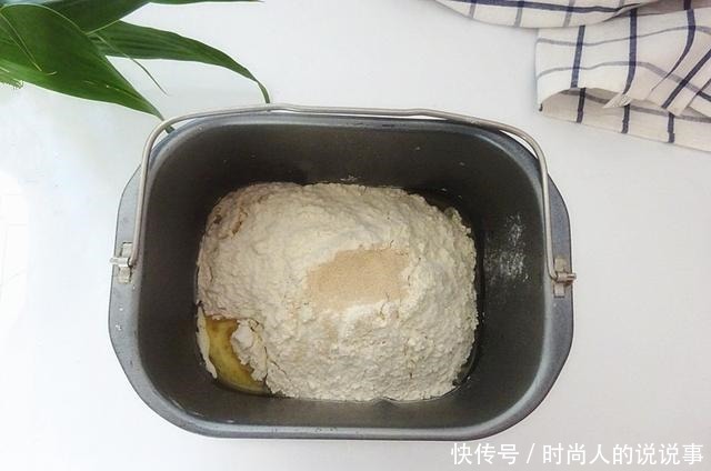 奶味十足的软面包,像做馒头一样简单,不需要造型,越吃越爱