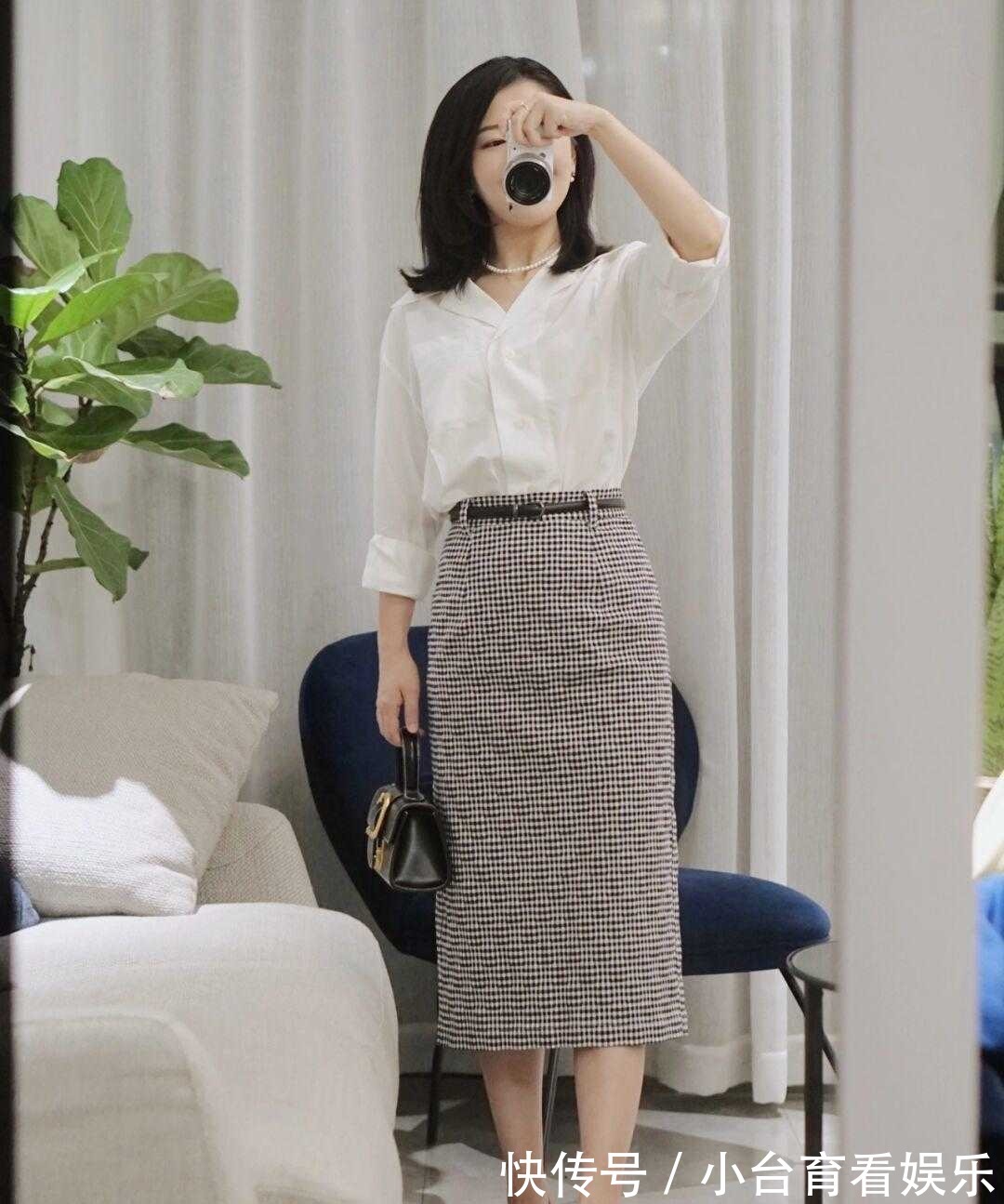 半身裙|三四十岁女人穿半身裙，记住“3个”搭配技巧，洋气显瘦又减龄