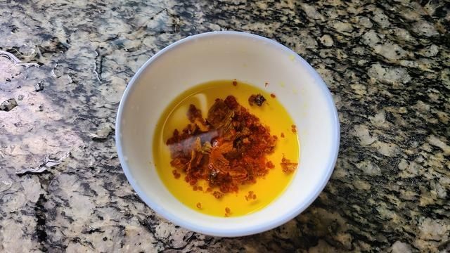 黄栀子|这样做的鸡爪太香了，软烂脱骨，一出锅浓浓的香味，好吃简单