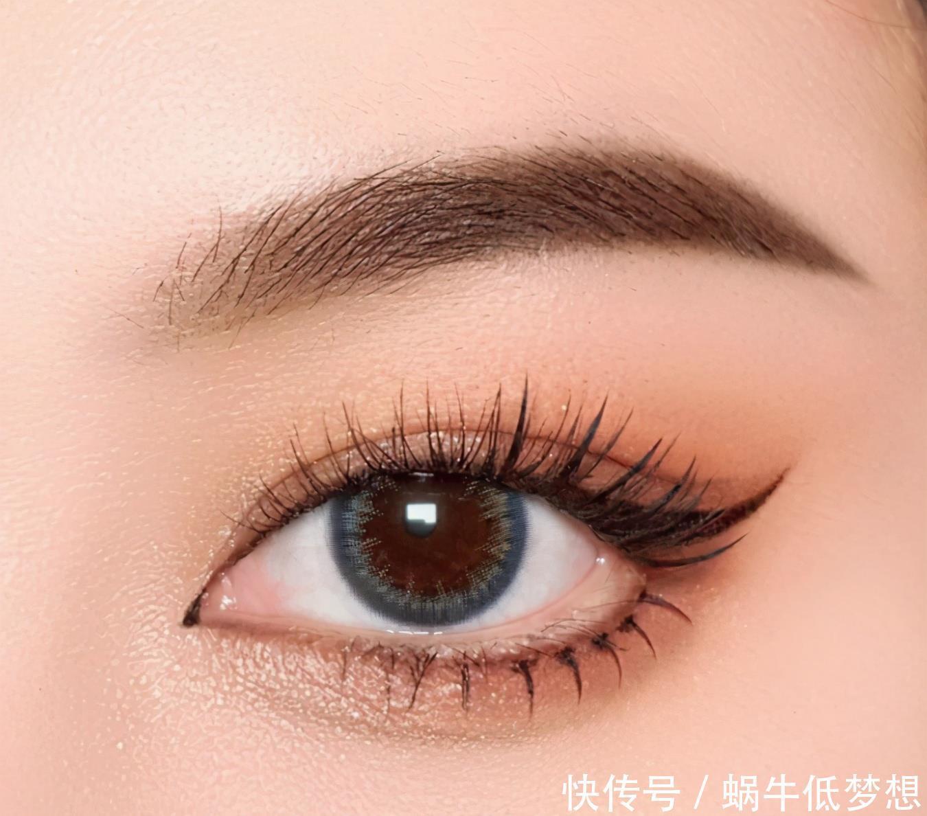 工装裤|又美又飒的“甜酷风”,学学Lisa这样穿,可盐可甜超有范