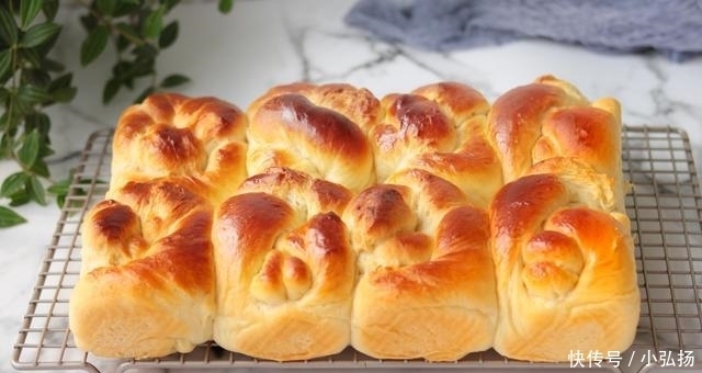 教你做玉米油老面包,发酵时冷藏3个小时,更松软香甜