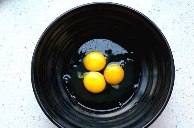 这菜的叶子是宝贝,拿来炒鸡蛋太鲜美,可惜90%的人都扔掉了