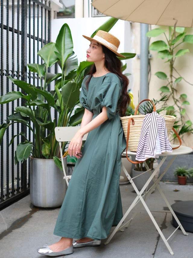 条纹上衣 想要穿出日杂风?不如试一试混搭,条纹上衣+直筒裤,实用又百搭