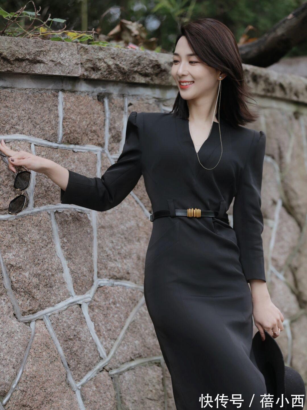 职业风 “职业风”穿搭很沉闷?学会以下几款女人味造型,轻松美得出彩