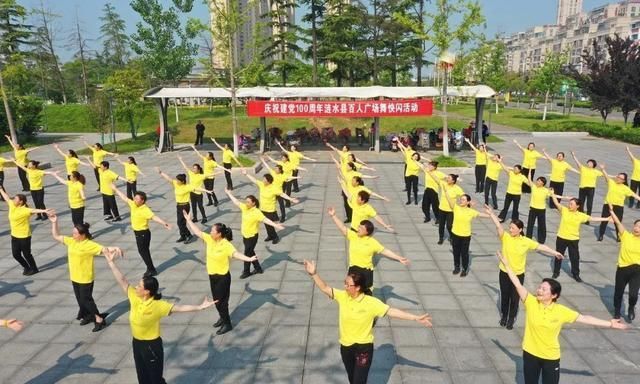 红色|【资讯】舞红色旋律！涟水县广场舞展演献礼建党百年华诞