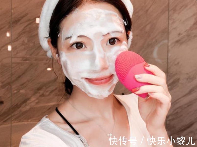 孩子|“扔了也是浪费”,多出来的母乳能给孩子爸喝吗?如此节约没谁了