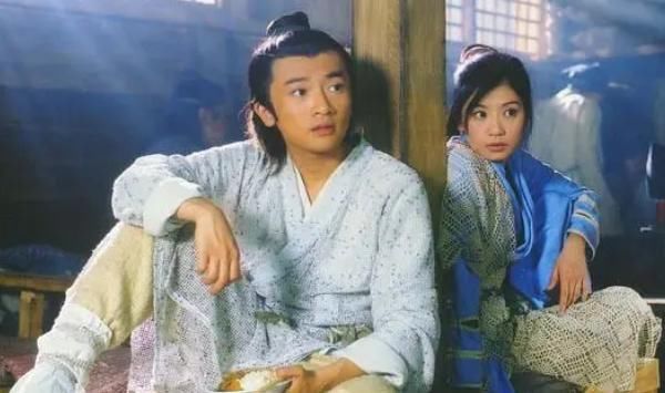 难怪张无忌会认定赵敏,把周芷若和赵敏的名字连起来读,一目了然