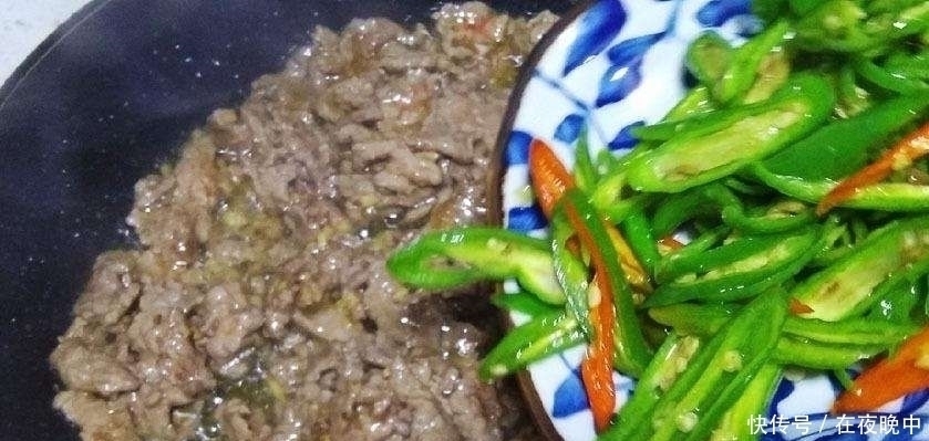 泡打粉|炒牛肉别再加淀粉了！大厨：多加一点它，牛肉爽滑入味，嫩极了！