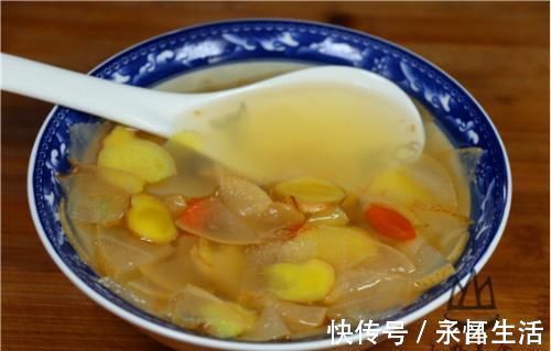 强身健体|80岁钟院士推荐,生姜炖梨汤,每天喝一碗,身体棒吃饭香,快学学